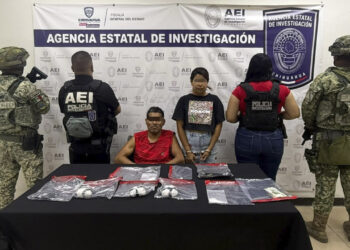 En cateo, detienen a pareja con casi 400 gramos de cristal en Juárez