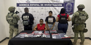 En cateo, detienen a pareja con casi 400 gramos de cristal en Juárez