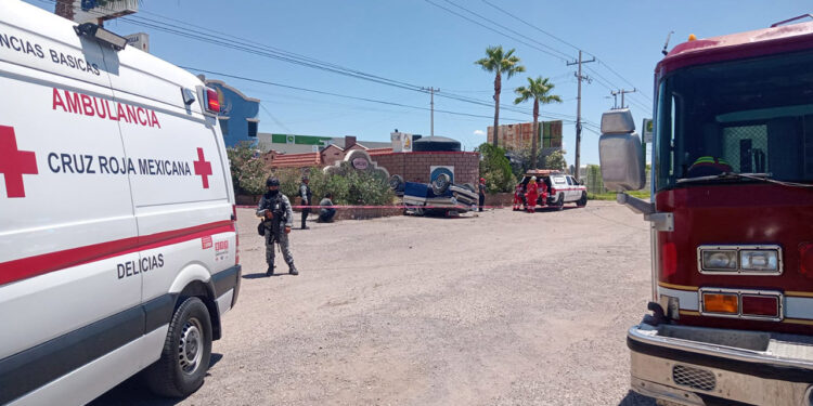 Fallece conductor tras volcadura en la carretera Delicias-Meoqui