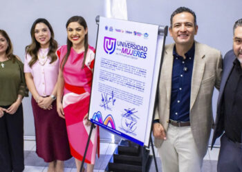 Firman Míriam Soto y Marco Bonilla convenio con Universidad de las Mujeres