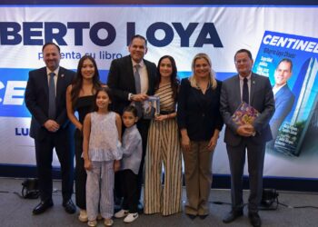 Gilberto Loya presenta su libro “Centinela”