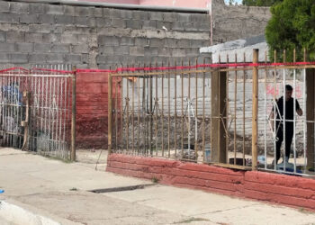 Localizan cuerpo enterrado en fosa clandestina dentro de vivienda en Chihuahua