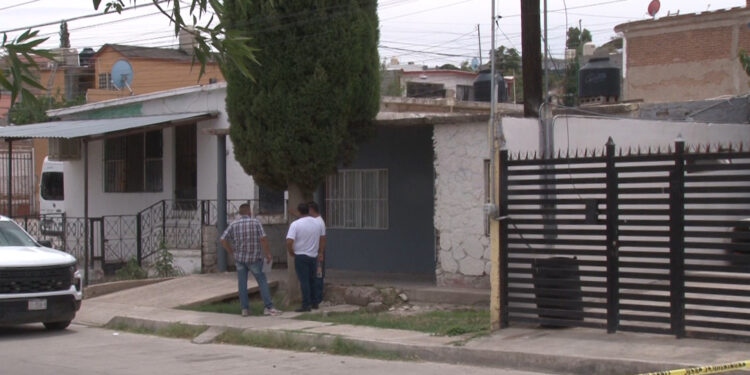 Localizan cuerpo semienterrado en el patio de una vivienda de la colonia Rosario