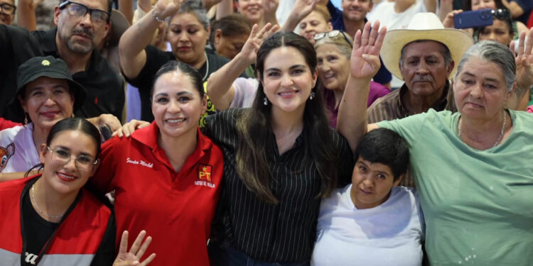 Andrea Chávez encabeza asamblea informativa en Ciudad Juárez