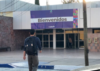 Regresan a clases 29 mil estudiantes de la UACH; alumnos piden más estacionamientos